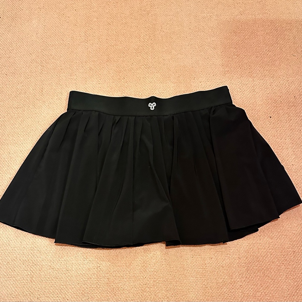 aritzia TNA mini tennis skirt